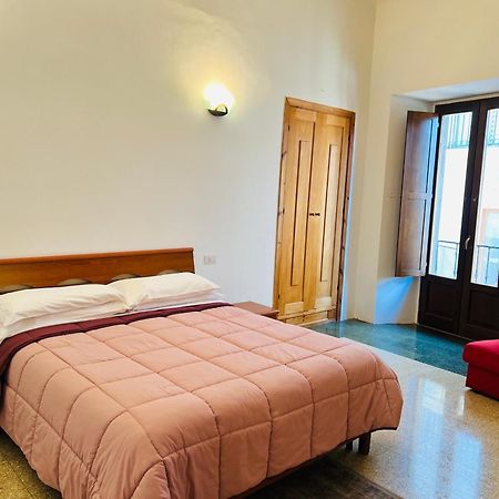 Regina D'Aragona Casa Vacanze Σουλμόνα Εξωτερικό φωτογραφία